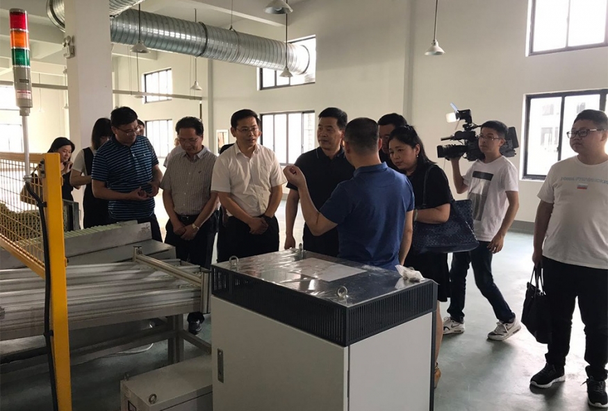 領(ling)導視察(cha)